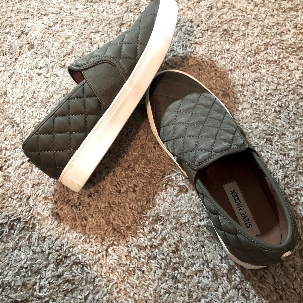 Steven madden Slide on shoes